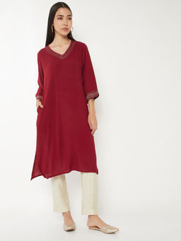 max - Women Maroon Solid Embroidered Kurta