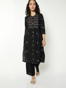 max - Women Black Floral Embroidered Kurta