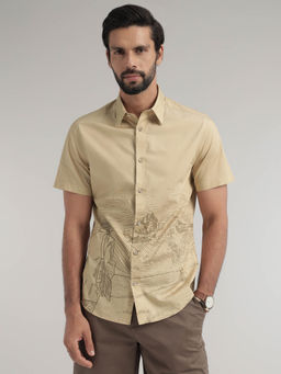 Andamen - Men Khaki Half Sleeve Print Regular Fit Shirt