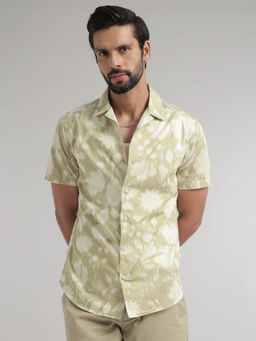 Andamen - Men Green Half Sleeve Resort Twill Print Slim Shirt