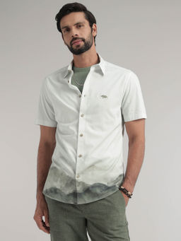 Andamen - Men Green Half Sleeve Printed Twill Slim Shirt