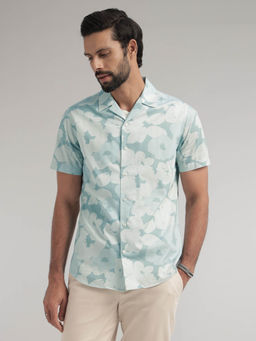 Andamen - Men Blue Half Sleeve Resort Print Regular Fit Shirt