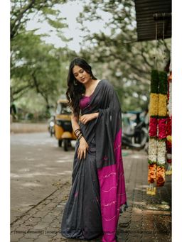 Ethnic Elements - Grey Mul Cotton Kardana Hand Embroidered Saree Without Blouse
