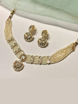 Shop Naymee - Eshna Kundan Pearl Choker and Earrings Set