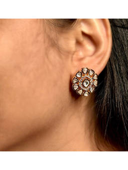 Shop Naymee - Ruhani Plain Kundan Studs
