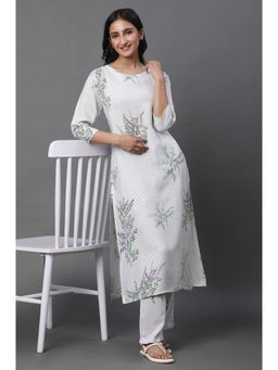 W - Women Green Solid Rayon Kurta With Straight Pant & Dupatta