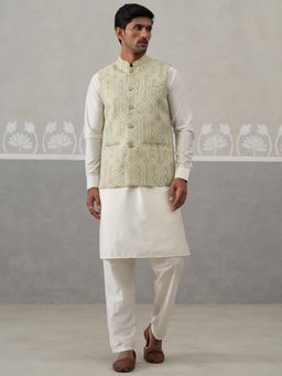 Jompers - Men Green Silk Blend Embroidered Kurta with Pyjama and Nehru Jacket
