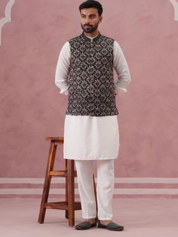 Jompers - Men Green Silk Blend Embroidered Kurta with Pyjama and Nehru Jacket