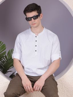 CRIMSOUNE CLUB - Men White Vertical Stripes Kurta
