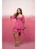 Pink color option, Currently selected