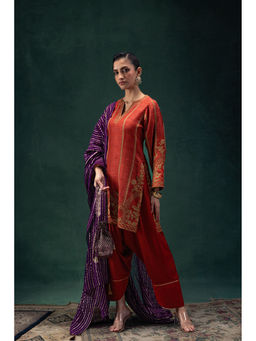 LABEL NAARITI - Rust Maahira Kurta with Salwar and Dupatta (Set of 3)