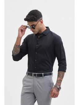 Snitch - Black Solid Slim Fit Shirt
