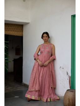 Vashisht Guru Dutt - Pink Pankhuri Anarkali with Churidar and Dupatta (Set of 3)