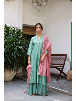 Vashisht Guru Dutt - Green Nidhi Kurta with Sharara and Dupatta (Set of 3)