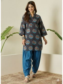 InWeave - Black Round Kurta and Salwar
