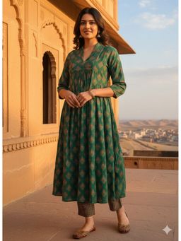 MAAND - Women Ethnic Motifs Printed Empire Kurta with Pant