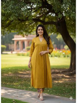 MAAND - Women Ethnic Motifs Pleated Kurta with Pant