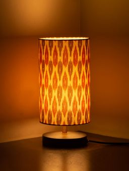 ExclusiveLane - 'Shades of the Sun' Table Lamp In Mango Wood (14 Inch)
