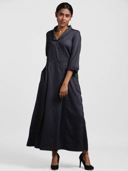 FableStreet - Collared Block Print Accents Pleated Maxi Dress - Graphite