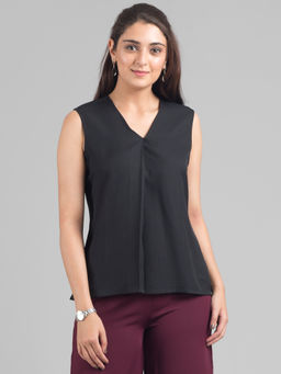 FABLE STREET - Black V Neck Front Pleat Top