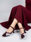 Maroon color option, Currently selected