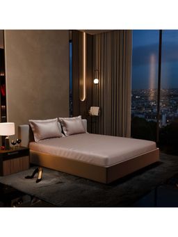 Stoa Paris - Beige Satin Fitted Sheet with 2 Pillow Covers