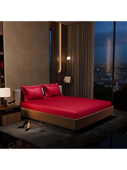 Stoa Paris - Red Satin Fitted Sheet with 2 Pillow Covers