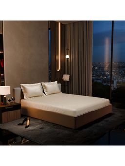 Stoa Paris - Ivory Satin Fitted Bedsheet with Pillow Covers