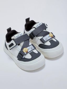 Hopscotch - Colorblock Applique Velcro Sneakers Black