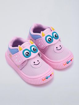 Hopscotch - Textured Animal Applique Casual Shoes
