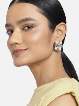 Estele - Gold Plated Flower Shaped Stud Earrings with Kundan and Pearls for Women