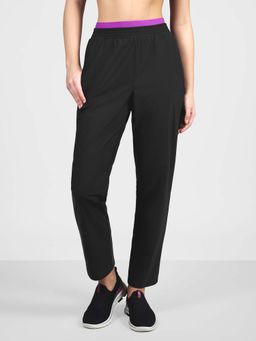 SKECHERS - Women Black Performance Tech Trackpant