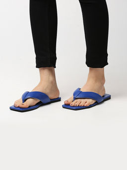 Twenty Dresses by Nykaa Fashion - Blue Solid Square Toe Thong Flats