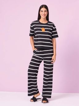 Sweet Dreams - Women'S Striped T-Shirt and Pyjama