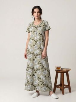 Sweet Dreams - Women'S Elegant Floral Lily Printed Full Length Nightdress.