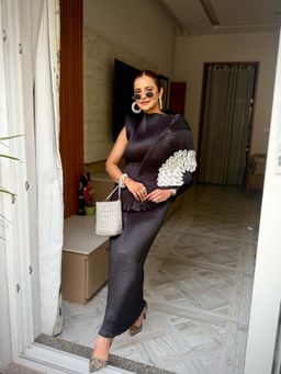 Aasabysimran - Midnight Lunar Bloom In Black Top with Skirt