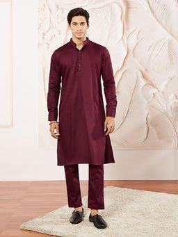 Vastramay - Wine Solid/Plain Mandarin Neck Kurta With Pyjama