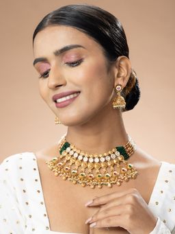 Niscka - Emerald and Pearl 24K Gold Plated Haar and Earrings Set
