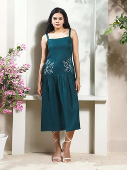 AAREIN - Women Green Drop-Waisted Linen Dress