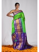 Green color option, Sold out, Currently selected