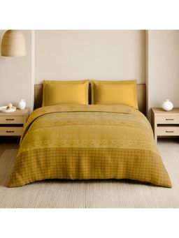 SPACES - Kasuti 210 Tc 100% Cotton Geometric Design Double Quilt - Light Yellow