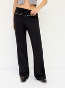 Black color option, Currently selected