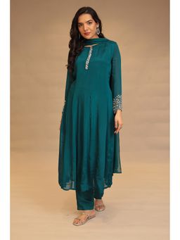 Zari Jaipur - Women Green Satin Embellished Kurta with Pant