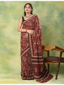 Ushvii - Women Burgundy Mulmul Floral Saree with Unstitched Blouse