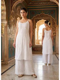 Khaka-The Chikankari Heritage - White Viscose Rayon Embroidered Kurta