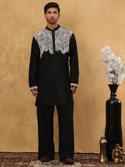 Jompers - Men Silk Blend Black Embroidered Kurta With Pyjama