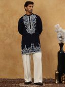 Navy Blue color option, Currently selected