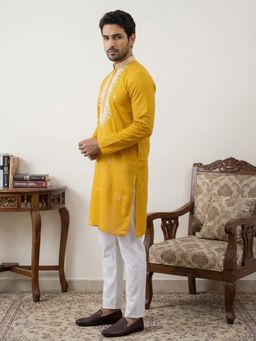 Jompers - Men Silk Mustard Blend Embroidered Ethnic Kurta With Pyjama