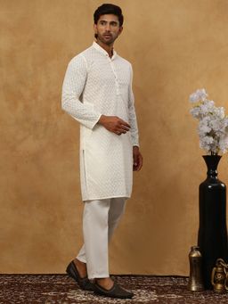 Jompers - Men Ethnic Cream Chikankari Kurta with Pyjama