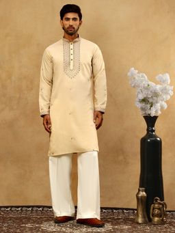 Jompers - Men Silk Cream Blend Embroidered Kurta With Pyjama